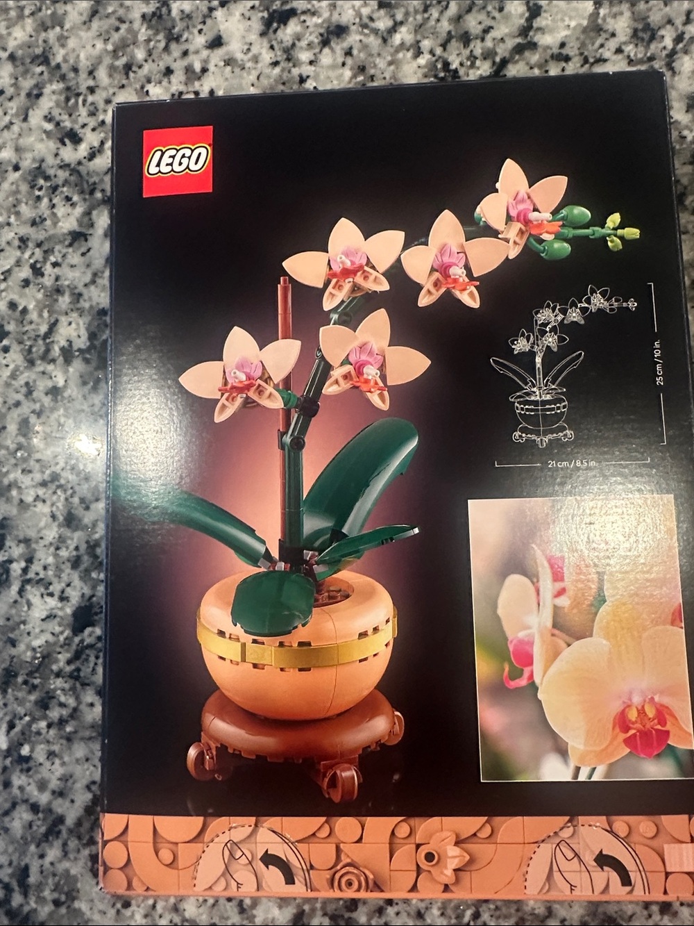 LEGO Peach and Green Mini Orchid - Picture 2 of 4